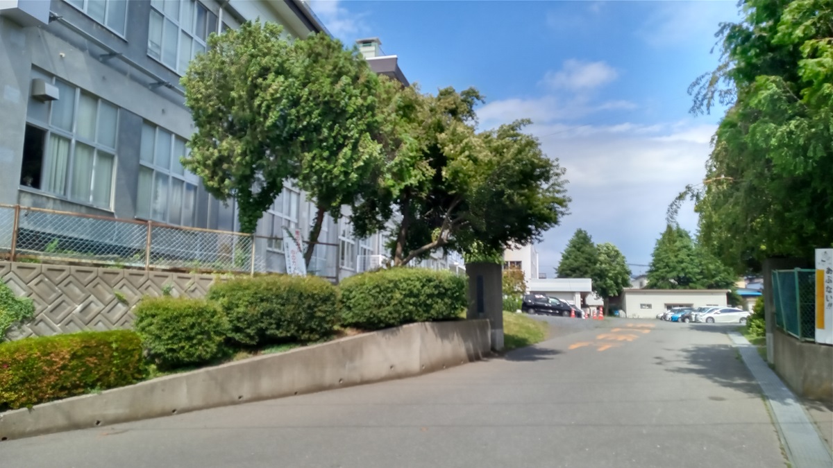 白鷗小学校